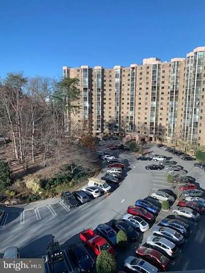 5904 MOUNT EAGLE DRIVE #817 Alexandria, VA 22303