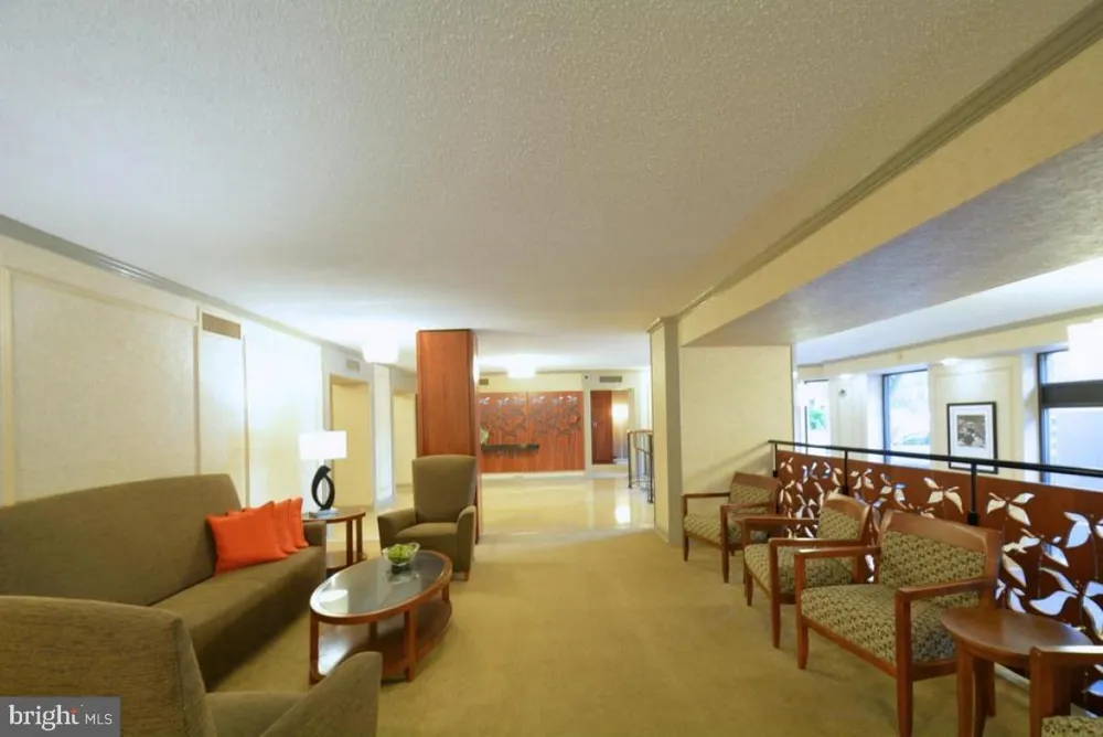 5904 MOUNT EAGLE DRIVE #817 Alexandria, VA 22303