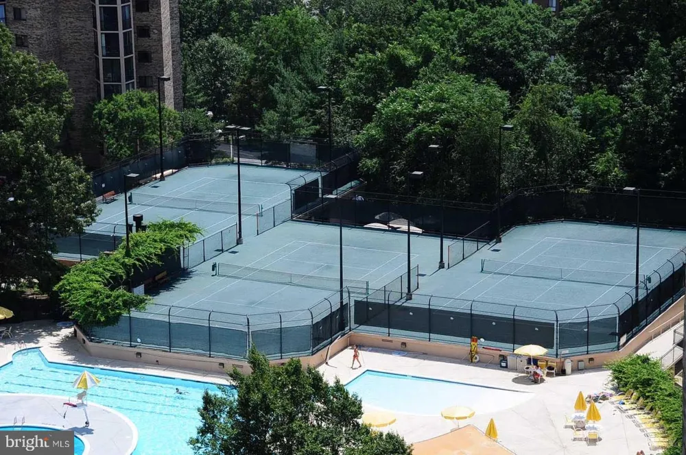 5904 MOUNT EAGLE DRIVE #817 Alexandria, VA 22303