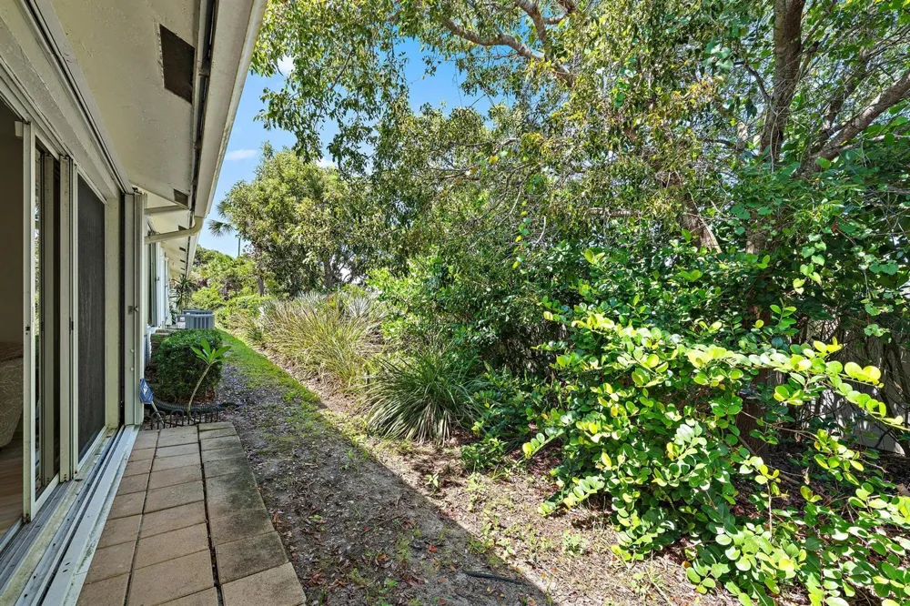 11139 SE Sea Pines Circle Hobe Sound, FL 33455
