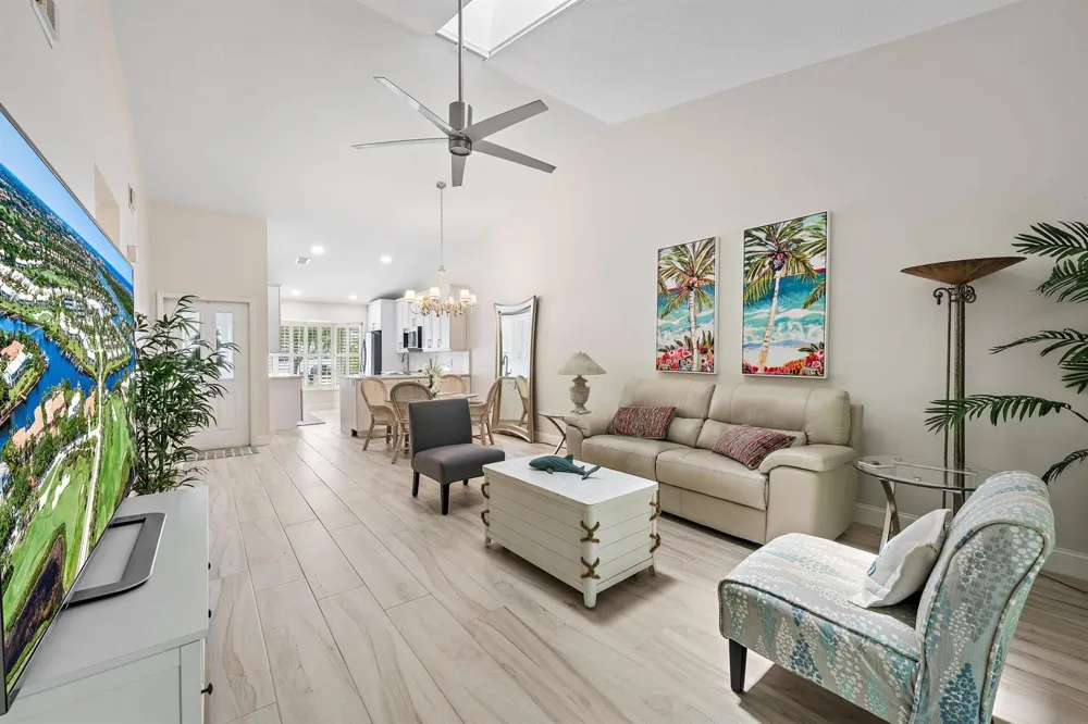 11139 SE Sea Pines Circle Hobe Sound, FL 33455