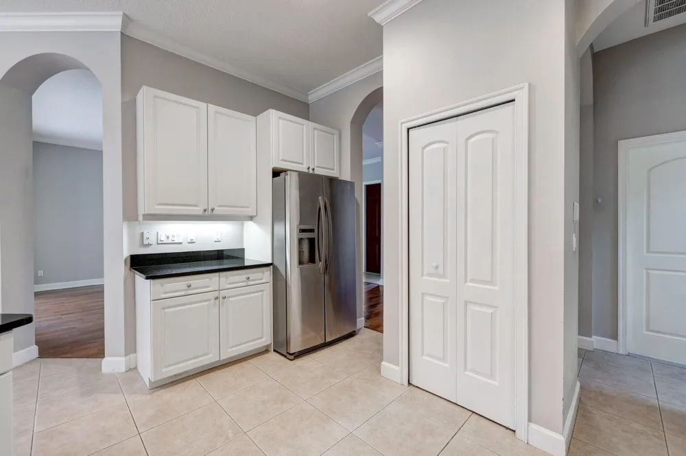 833 SW Vineland Court Port St. Lucie, FL 34986