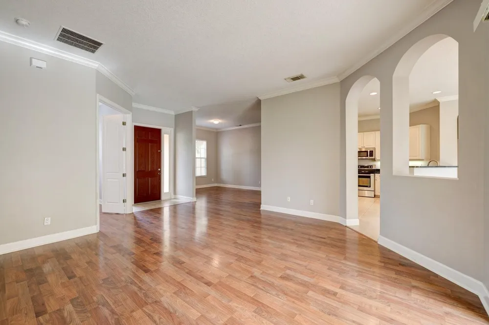 833 SW Vineland Court Port St. Lucie, FL 34986
