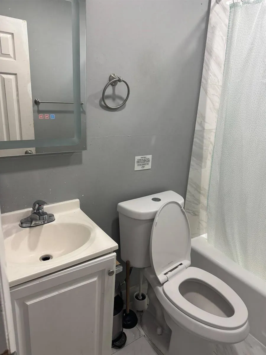 1051 SW 32nd Court #2 Fort Lauderdale, FL 33315
