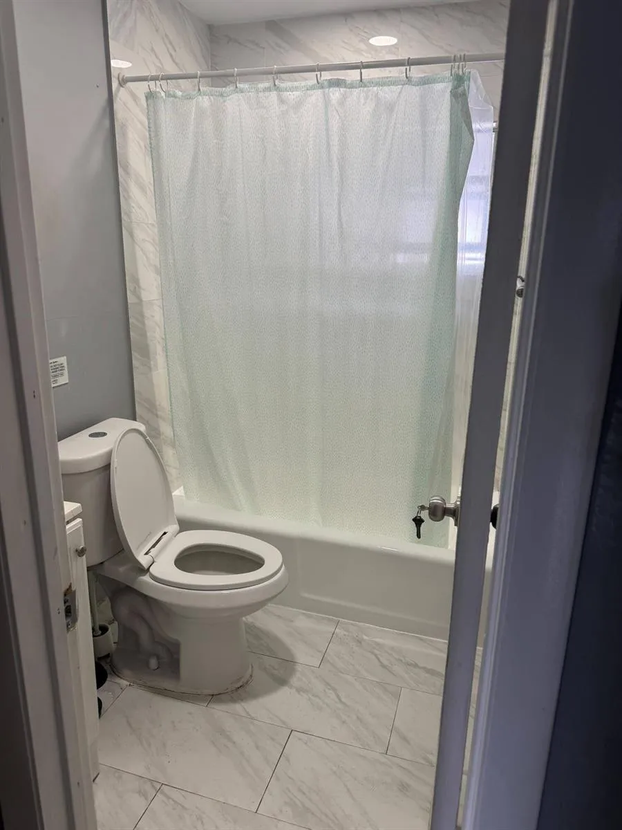 1051 SW 32nd Court #2 Fort Lauderdale, FL 33315