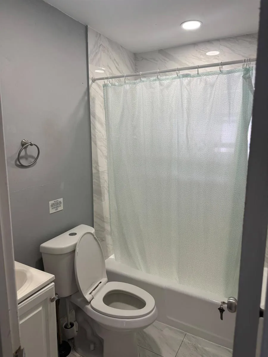1051 SW 32nd Court #2 Fort Lauderdale, FL 33315