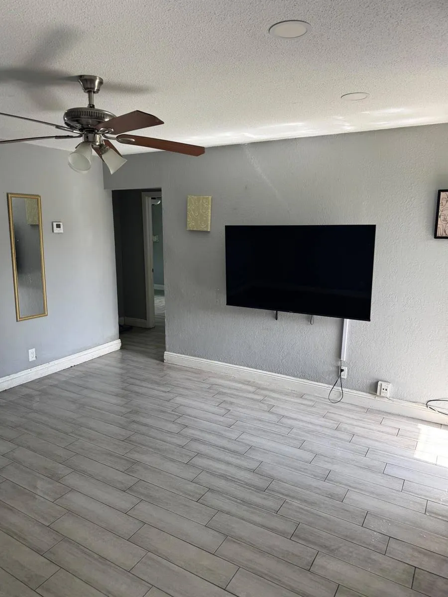 1051 SW 32nd Court #2 Fort Lauderdale, FL 33315