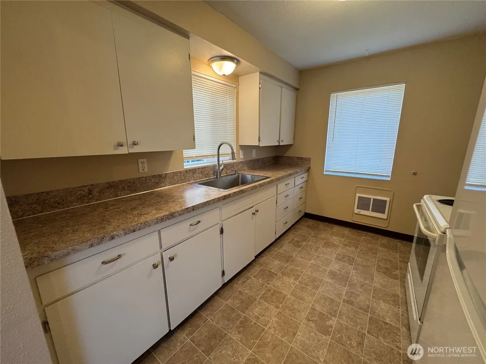 352 28th Avenue Longview, WA 98632