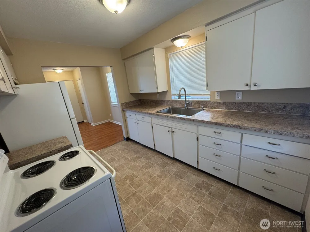 352 28th Avenue Longview, WA 98632