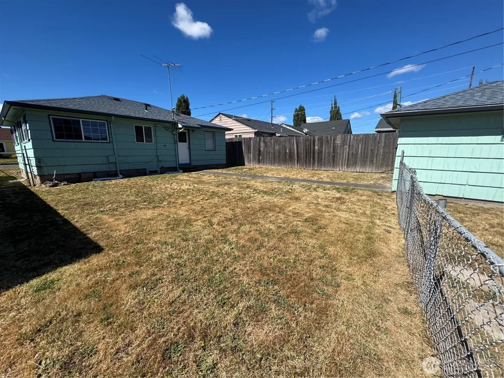 352 28th Avenue Longview, WA 98632