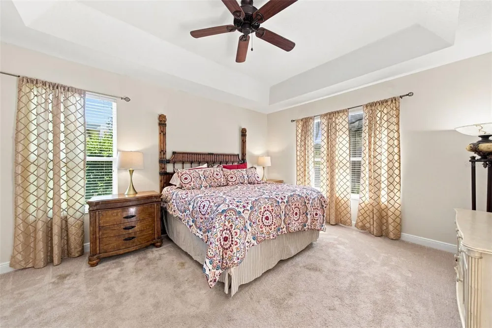 295 LONDONDERRY DRIVE Sarasota, FL 34240