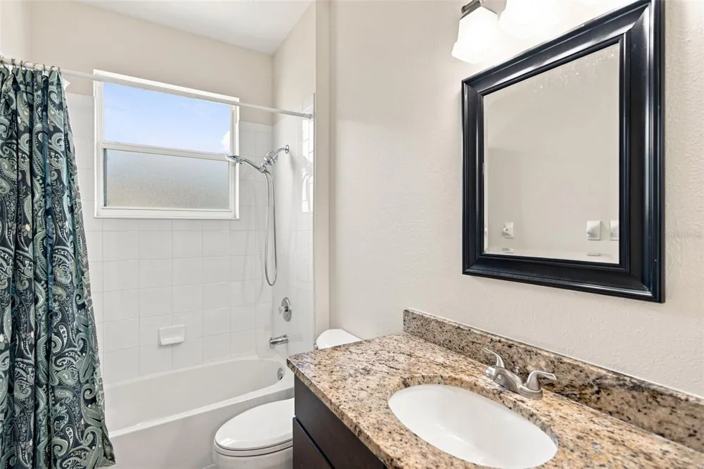 295 LONDONDERRY DRIVE Sarasota, FL 34240