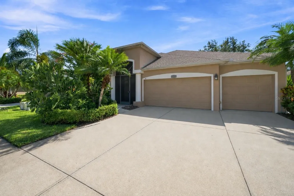 295 LONDONDERRY DRIVE Sarasota, FL 34240