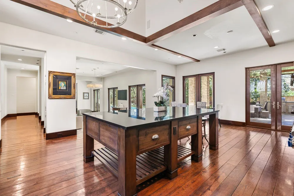 354 Piney Point Road Houston, TX 77024