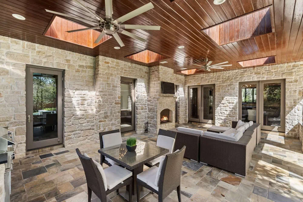354 Piney Point Road Houston, TX 77024