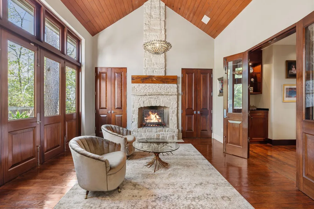 354 Piney Point Road Houston, TX 77024