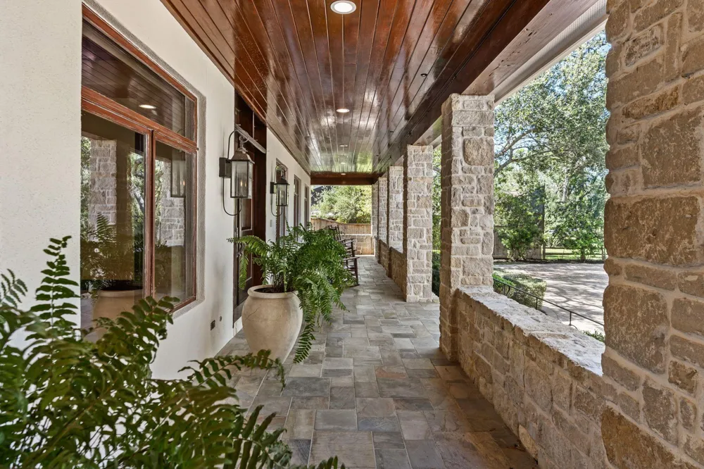 354 Piney Point Road Houston, TX 77024