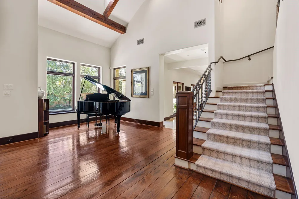 354 Piney Point Road Houston, TX 77024