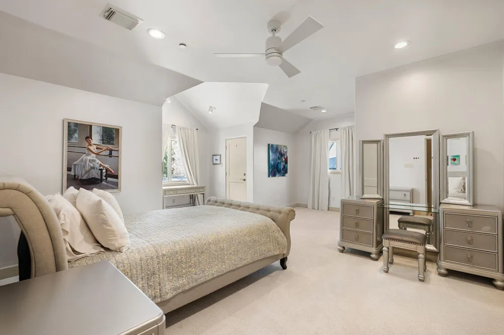 354 Piney Point Road Houston, TX 77024