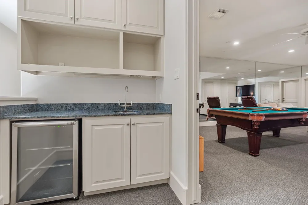354 Piney Point Road Houston, TX 77024
