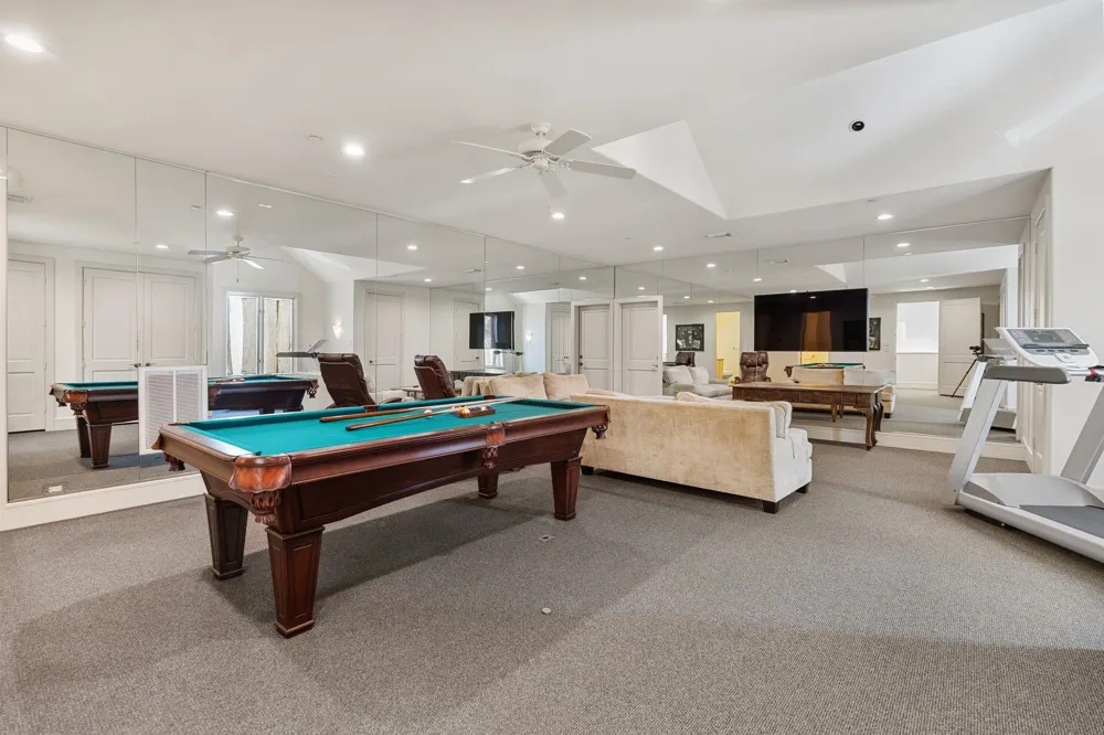 354 Piney Point Road Houston, TX 77024