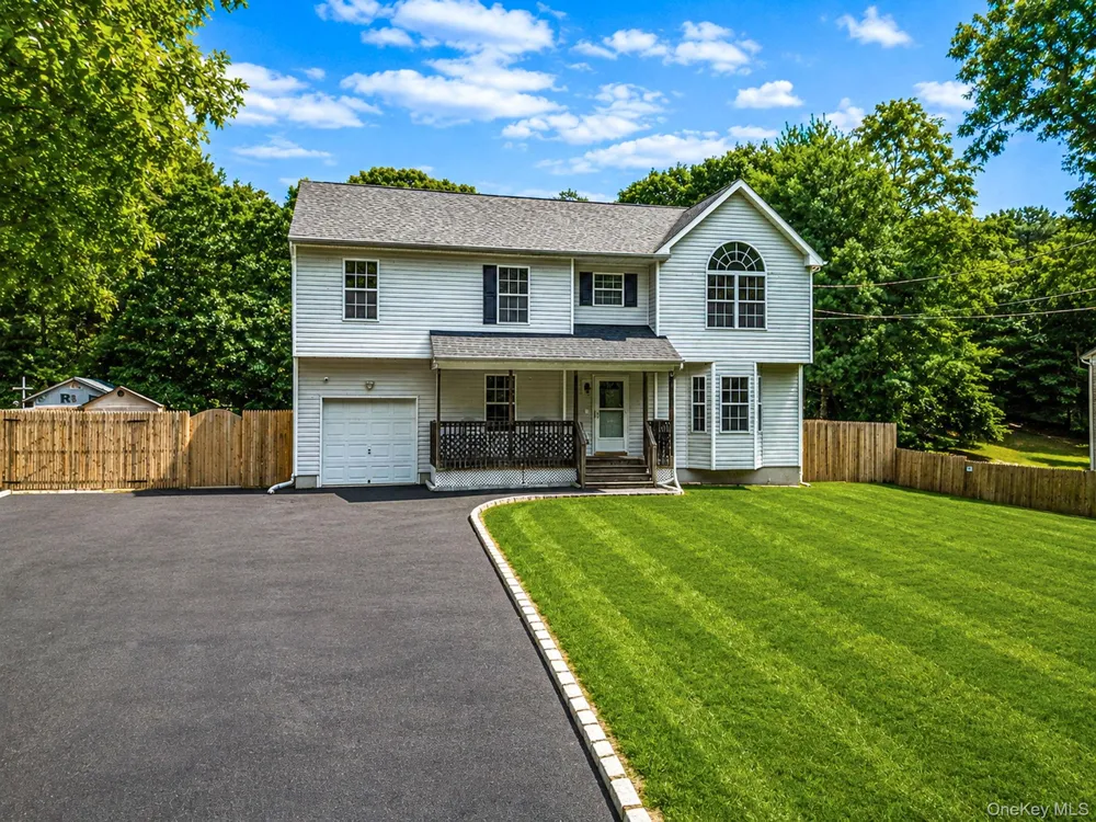 10 Cedar Lane Medford, NY 11763