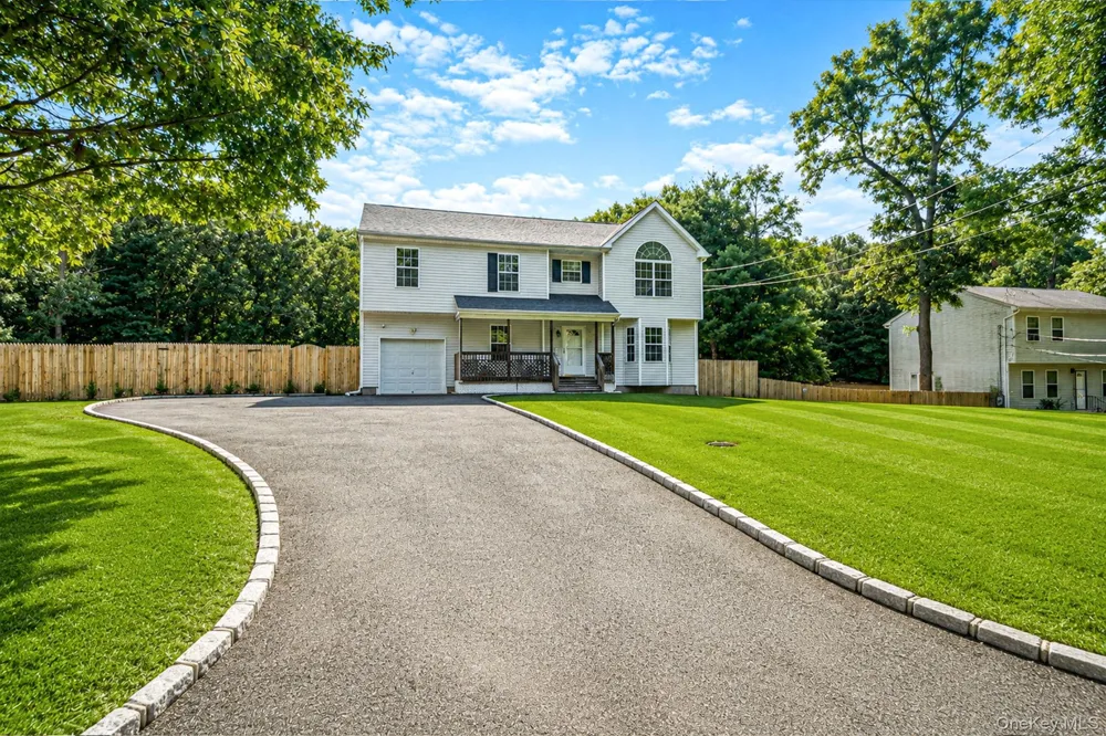 10 Cedar Lane Medford, NY 11763