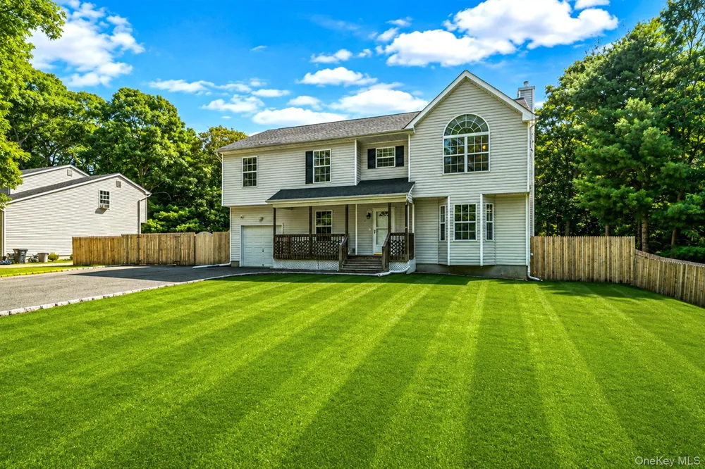 10 Cedar Lane Medford, NY 11763