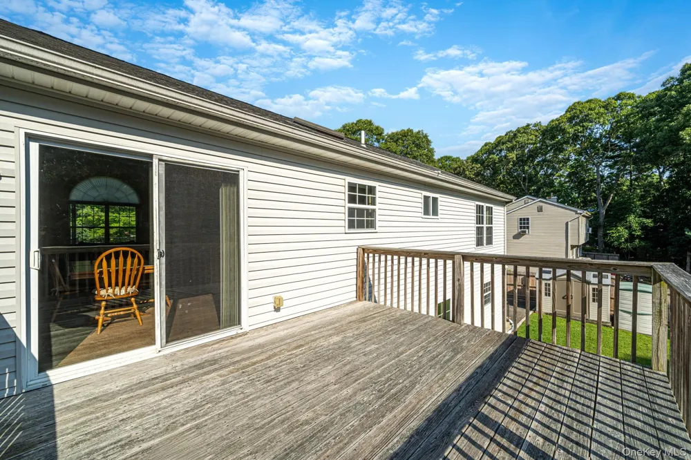 10 Cedar Lane Medford, NY 11763