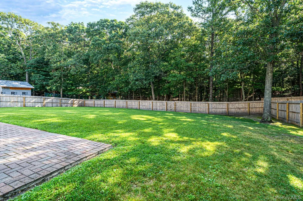 10 Cedar Lane Medford, NY 11763
