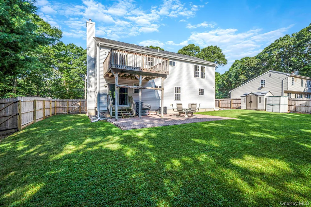 10 Cedar Lane Medford, NY 11763