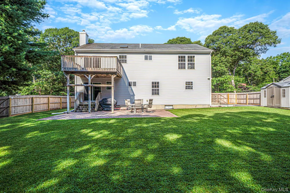 10 Cedar Lane Medford, NY 11763
