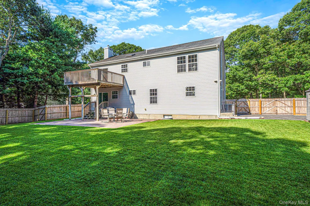10 Cedar Lane Medford, NY 11763