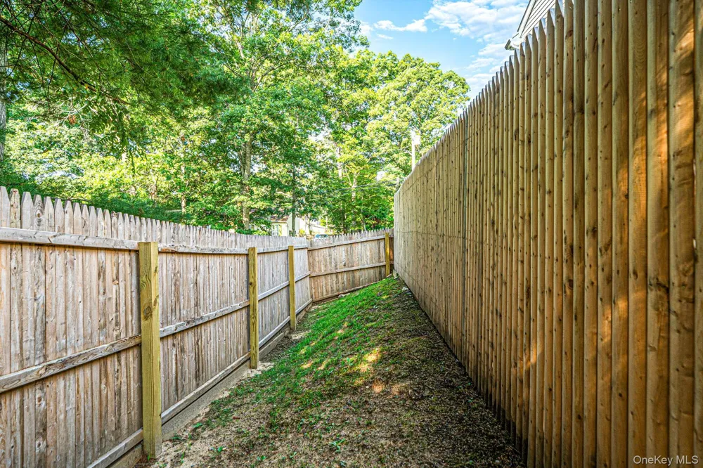 10 Cedar Lane Medford, NY 11763