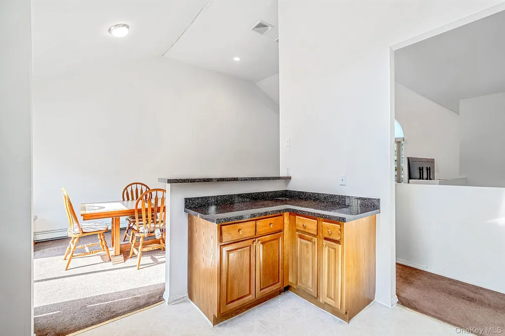 10 Cedar Lane Medford, NY 11763