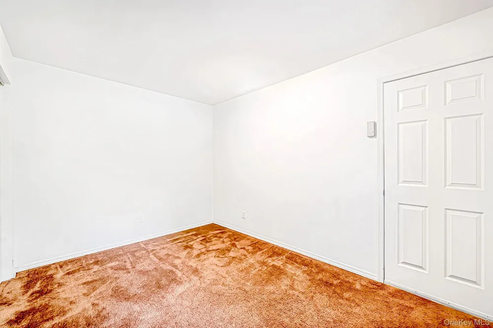 10 Cedar Lane Medford, NY 11763