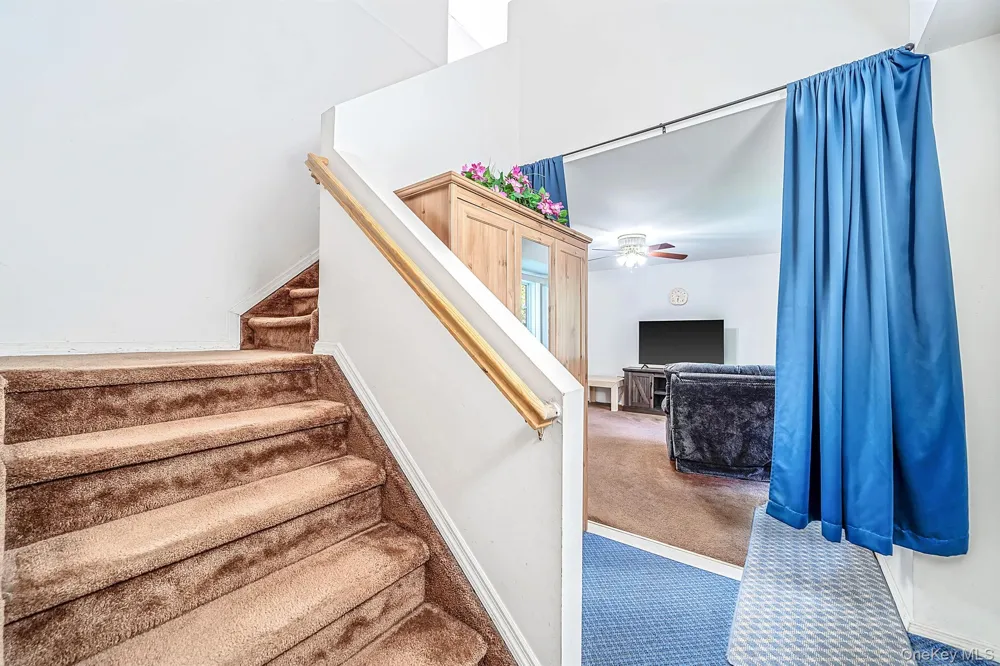 10 Cedar Lane Medford, NY 11763