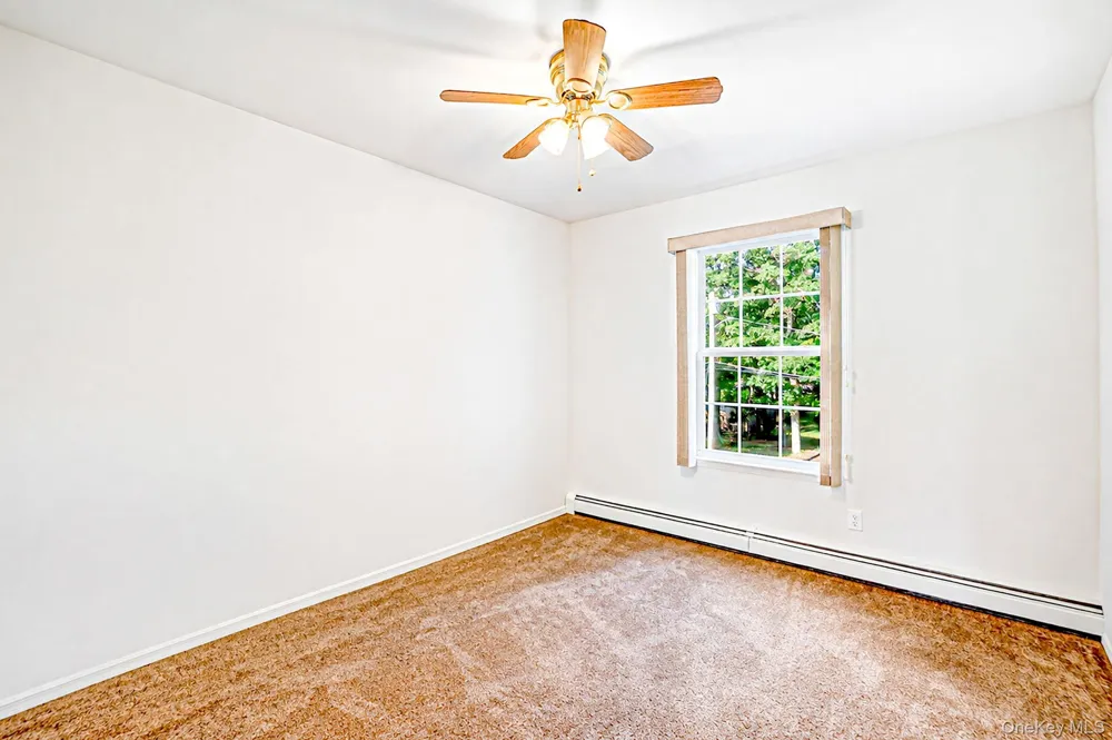 10 Cedar Lane Medford, NY 11763