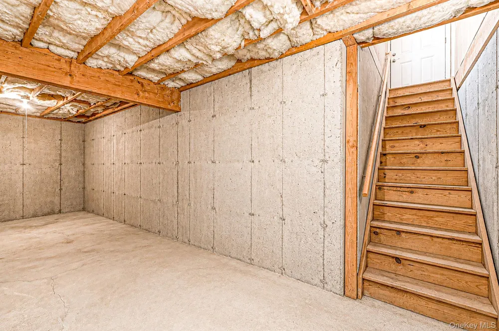 10 Cedar Lane Medford, NY 11763