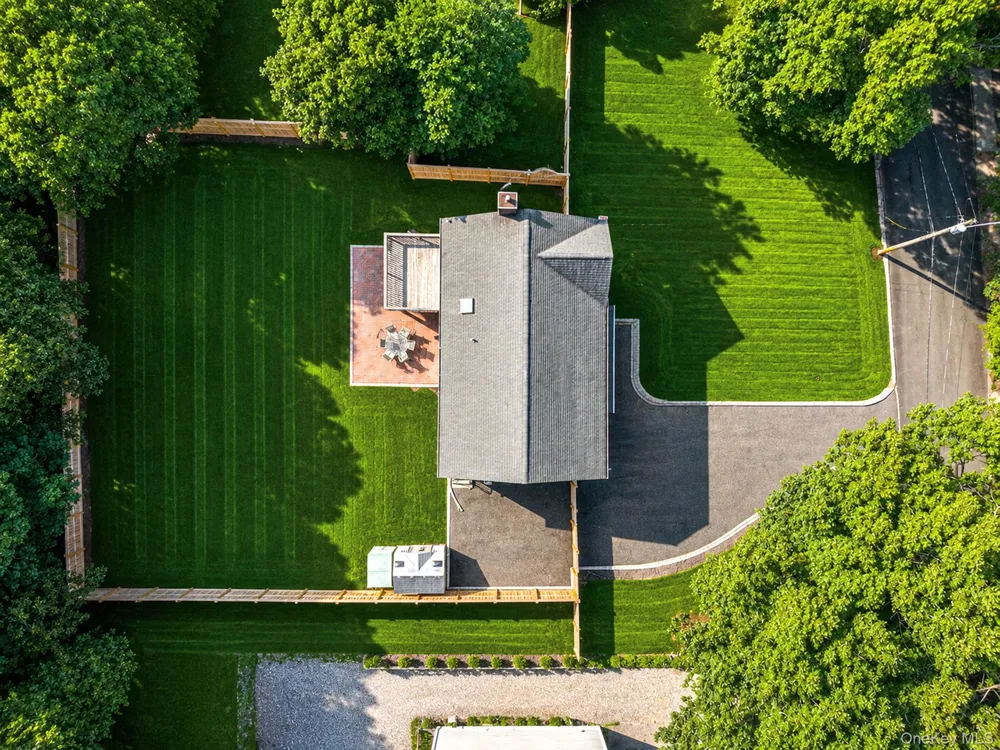 10 Cedar Lane Medford, NY 11763