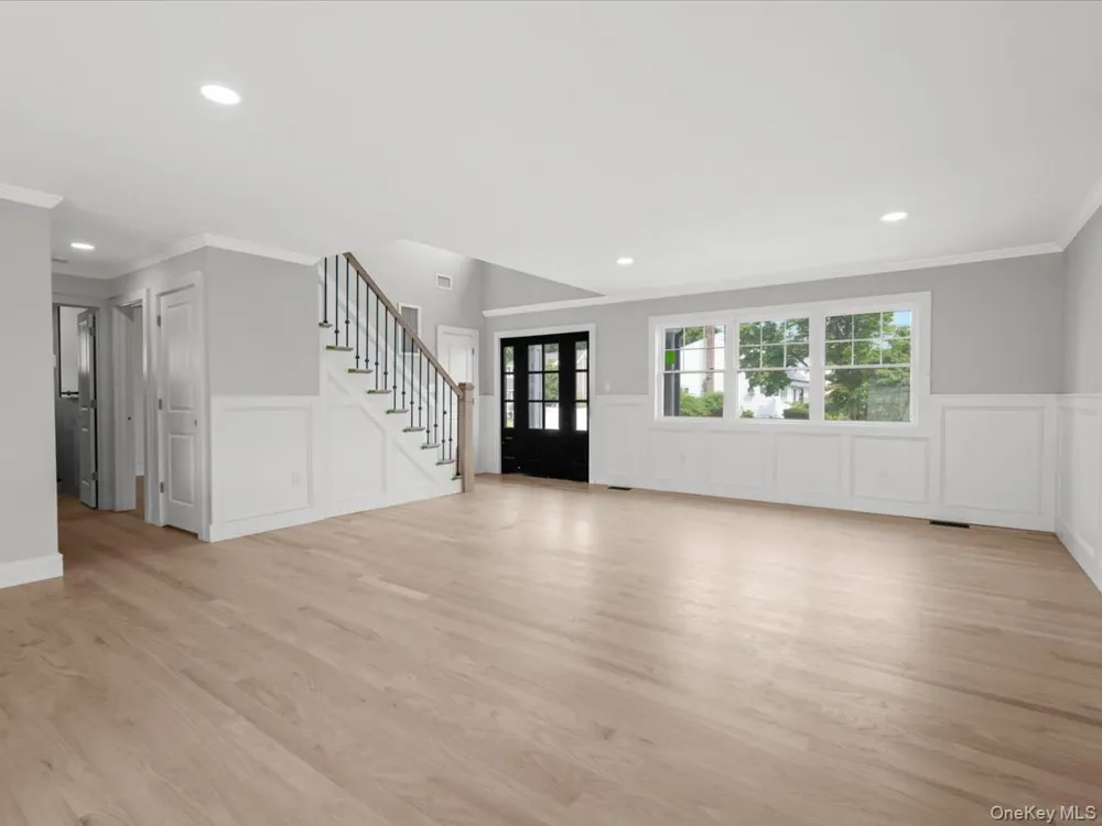 60 Westwood Road S Massapequa Park, NY 11762
