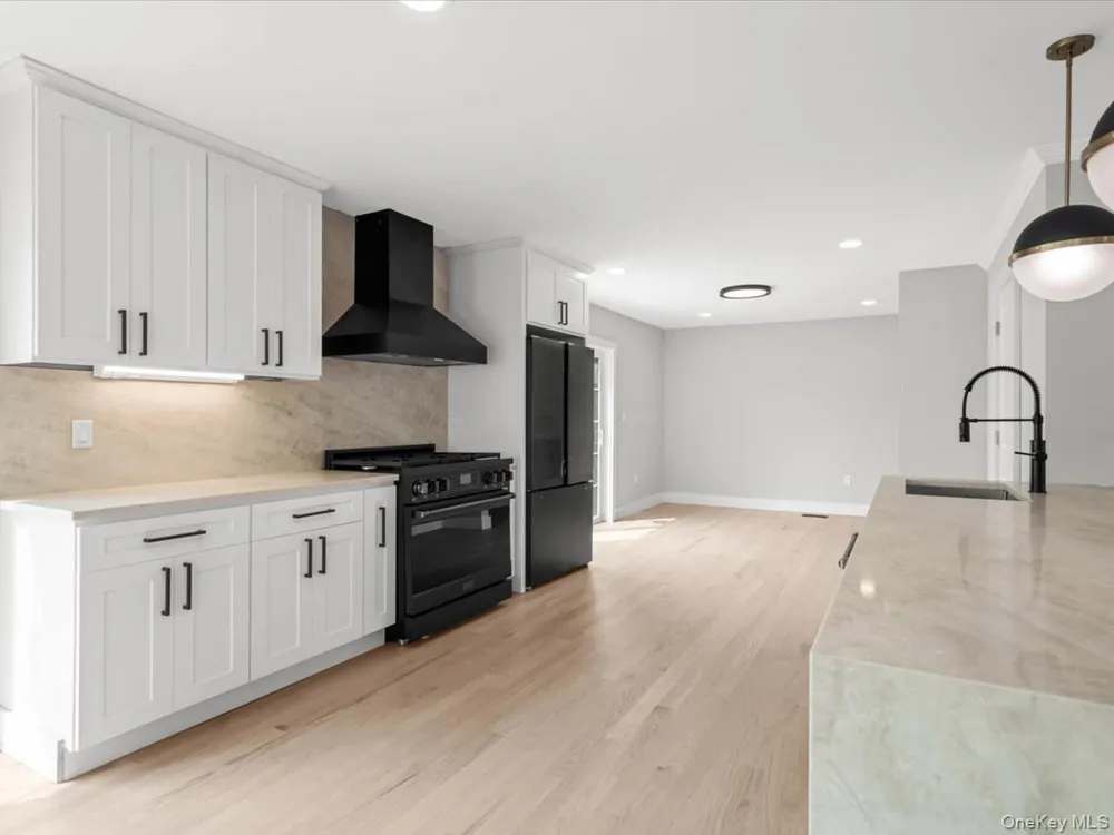 60 Westwood Road S Massapequa Park, NY 11762