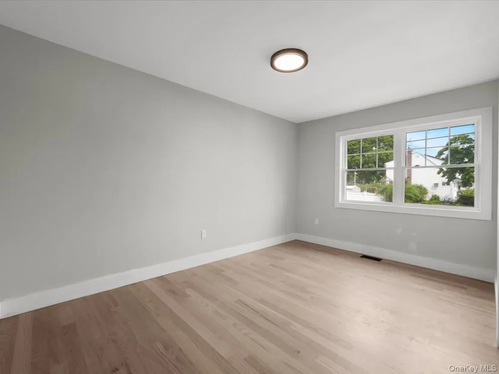 60 Westwood Road S Massapequa Park, NY 11762