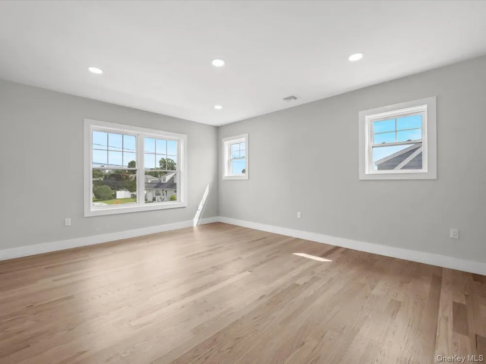 60 Westwood Road S Massapequa Park, NY 11762