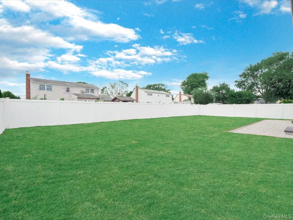 60 Westwood Road S Massapequa Park, NY 11762