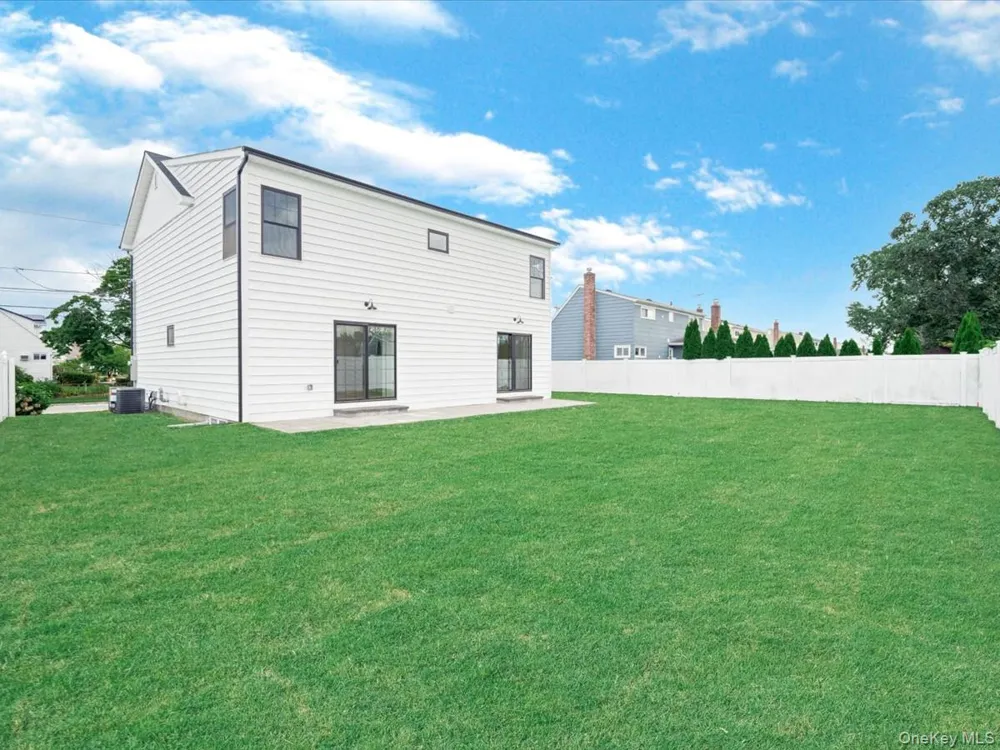 60 Westwood Road S Massapequa Park, NY 11762