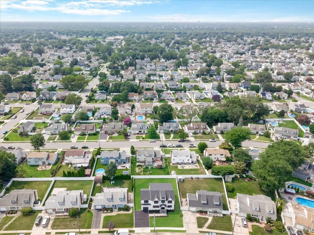 60 Westwood Road S Massapequa Park, NY 11762