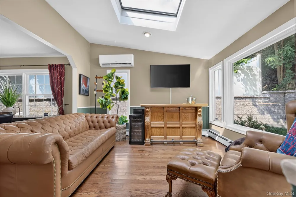 73 Maple Place Huntington, NY 11743