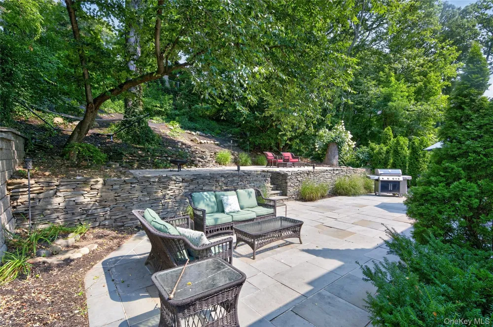 73 Maple Place Huntington, NY 11743