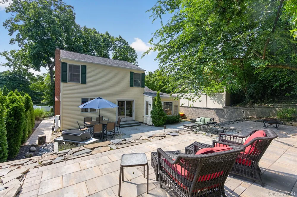 73 Maple Place Huntington, NY 11743